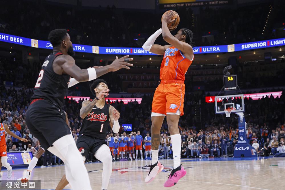 和赛场外的 和赛场外的